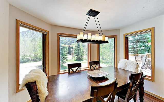 photo 3 of 4501 Vail - 5 Br Duplex