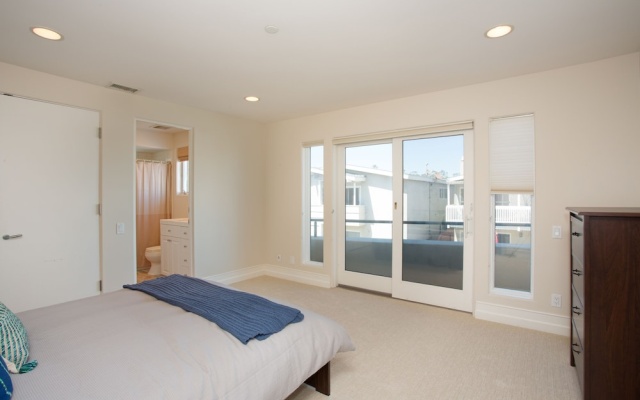 photo 5 of 4609 Seashore (68435) - 4 Br home by RedAwning