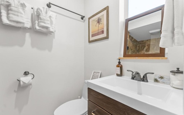 photo 2 of 4B/3B Gem w/Heated Pool/Jacuzzi - Steps to Beach