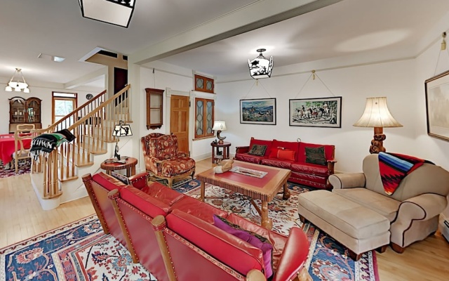photo 2 of 4BR Luxury Log - 4 Br Home