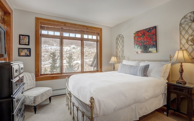 photo 2 of 4br Ski In/ski Out The Top Of Bachelor Gulch 4 Bedroom Condo by RedAwning