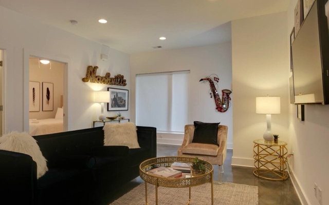 photo 3 of 4br/3.5ba w/ Loft, Deck, & Ping Pong by Domio
