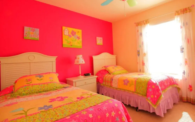 photo 4 of 5 Bed 722