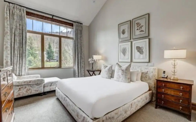 photo 5 of 5 Bedroom Luxury Townhome in Lionshead Village