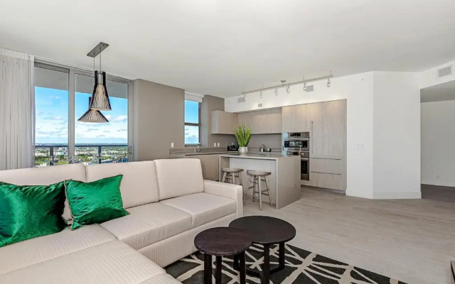 photo 3 of 5 STARS Luxury 3 BR - FRONT Intercostal VIEW