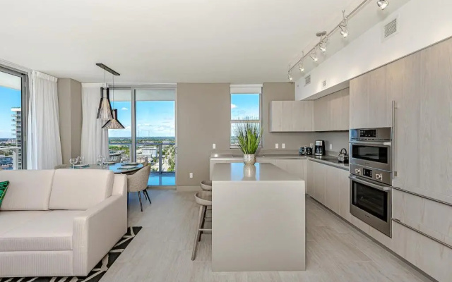 photo 4 of 5 STARS Luxury 3 BR - FRONT Intercostal VIEW