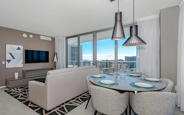 photo 5 of 5 STARS Luxury 3 BR - FRONT Intercostal VIEW