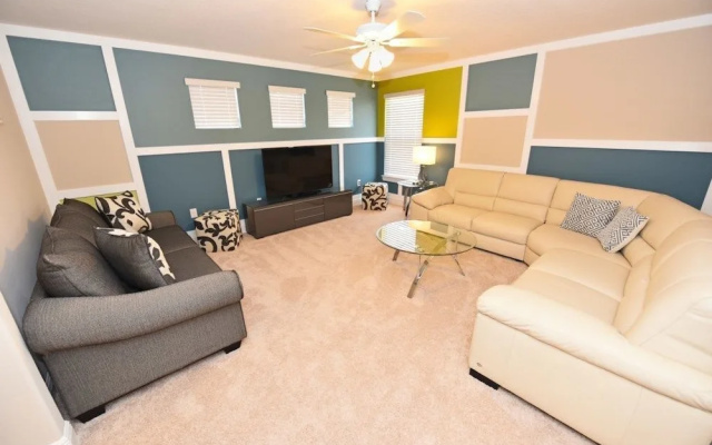 photo 3 of 5165 Oakburne Avenue,