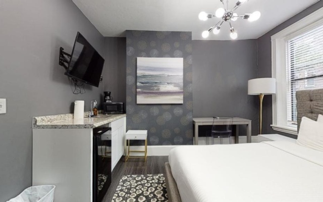 photo 4 of 5-23 Perfect Downtown Studio for Two!