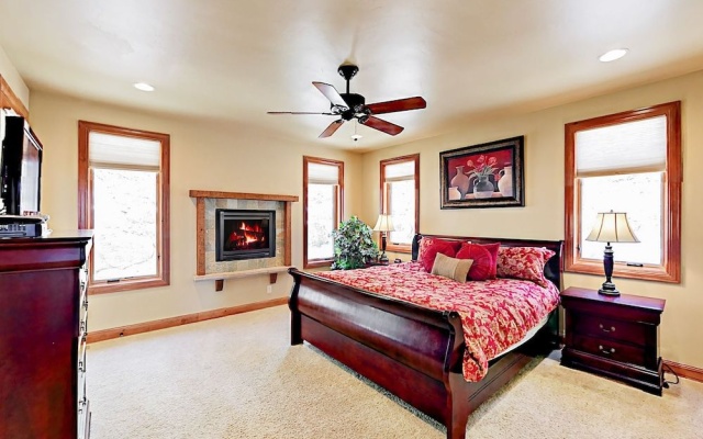 photo 5 of 566 Fuller Placer Rd - 4 Br Duplex