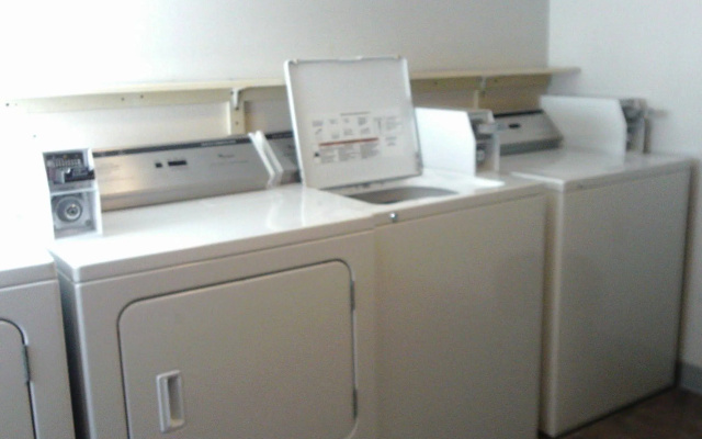 photo 4 of 5th Avenue Inn and Suites