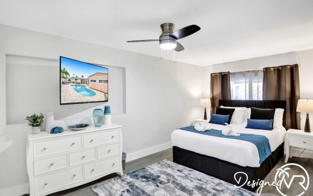 photo 3 of 6 BR With Heated Pool Close to Beach