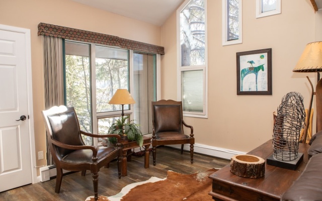 photo 5 of 6 Chamonix Lane 2 Bedroom Townhouse by RedAwning