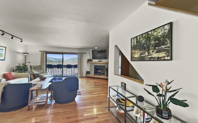 photo 5 of 732b Meadow Creek 2 Bedroom Townhouse by RedAwning