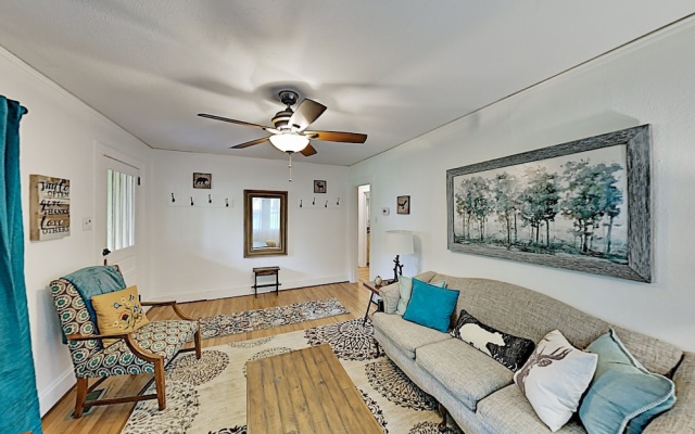 photo 3 of 7groves1 3 Bedroom Home