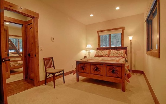 photo 2 of 820 Holly Road - 4 Br Home