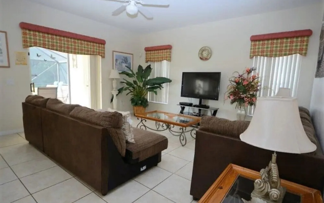 photo 2 of 86340 2-story Pristine 4-bed Pool Home W/hot Tub & Balcony