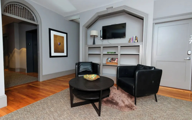 photo 3 of Maverick Suites at 89 Marion