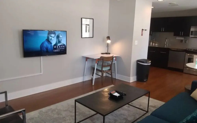 photo 2 of 909WALNUT - Revived DT Apts with Gym by Zencity