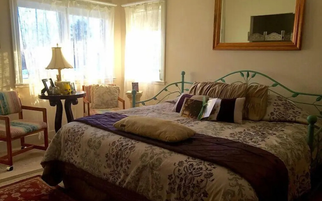 photo 4 of Cayuga Lake Inn Ithaca Hotel Alt