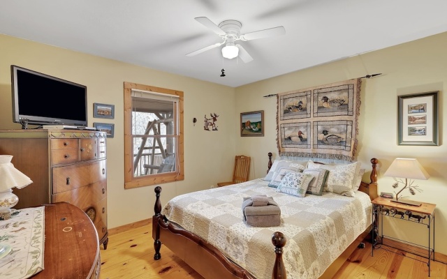 photo 4 of A Cozy 2br Log Cabin Getaway-mirror Lake-fireplace 2 Bedroom Cabin by Sunscape Property Management