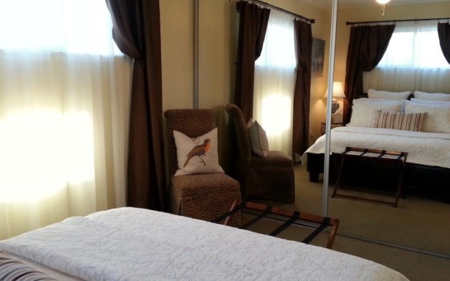 photo 2 of A Pied-A-Terre in Belmont Shore