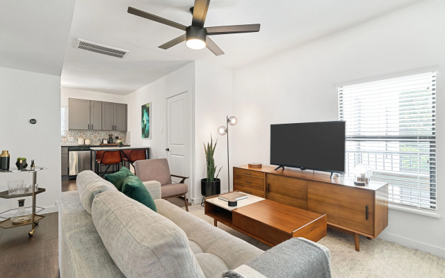 photo 2 of Abode Houston - Montrose Downtown