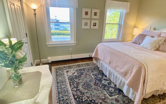 photo 3 of 3 Waves Bed & Breakfast