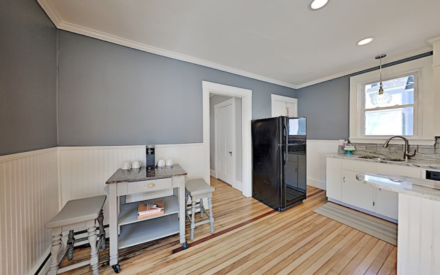 photo 4 of Adorable & Updated In The Heart Of Freeport 3 Bedroom Home