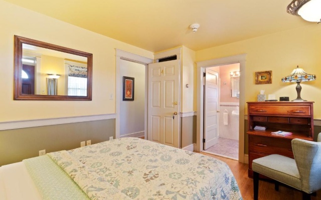 photo 5 of After Eight Bed and Breakfast