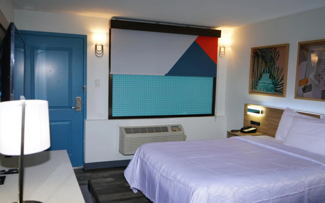 photo 5 of Waterfront Inn PHL Airport