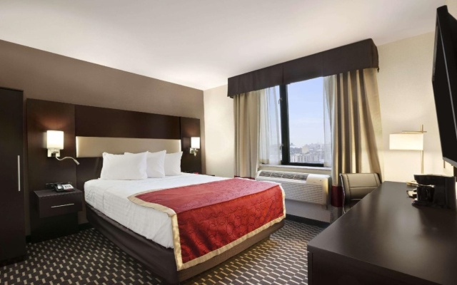 photo 5 of AirTrain Plaza Hotel JFK Airport