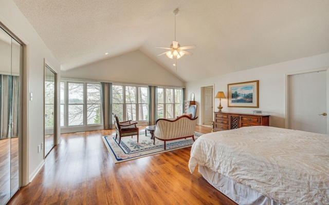 photo 4 of Lakefront Troutman House w/ Spectacular Sunsets!