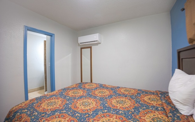 photo 5 of Aladdin Motel