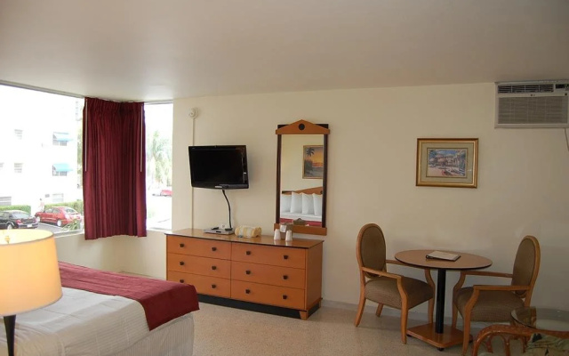 photo 3 of Alcazar Resort- Gay Mens Resort