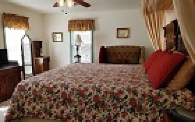 photo 3 of Aldrich House Bed & Breakfast