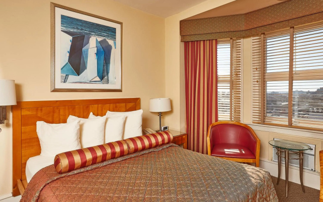 photo 5 of Alexander Inn