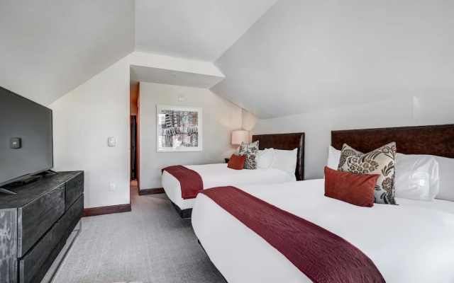 photo 5 of 3 BR Ritz-Carlton Residence with Valley Views by RedAwning - Save 20% on 7+ Nights!
