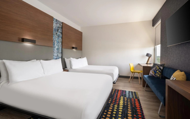 photo 3 of Aloft Beachwood