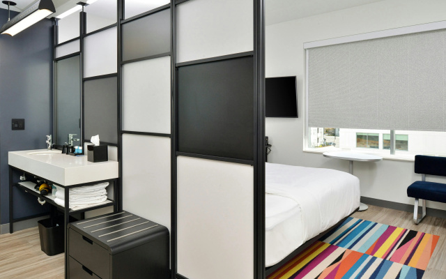 photo 3 of Aloft by Marriott Charlotte Airport