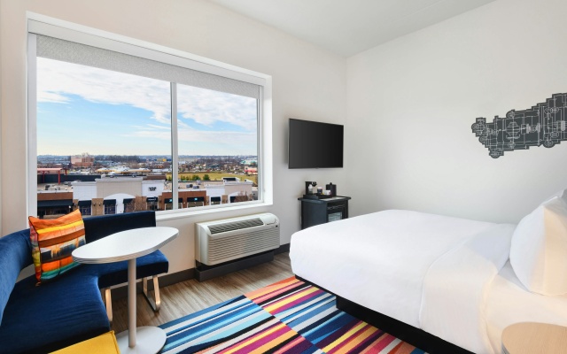 photo 3 of Aloft by Marriott Cincinnati West Chester