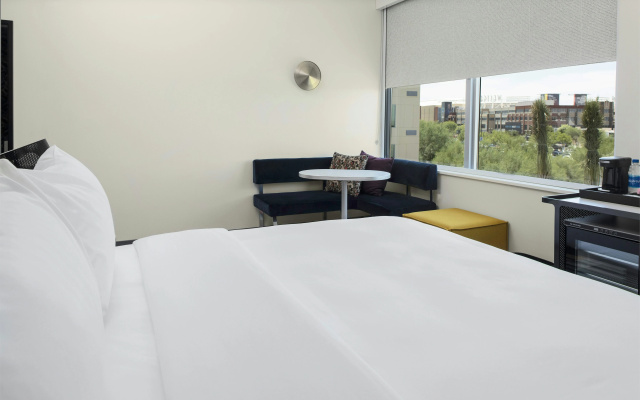 photo 4 of Aloft by Marriott Glendale at Westgate