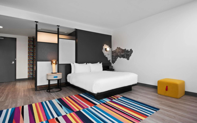 photo 3 of Aloft by Marriott Kansas City Country Club Plaza