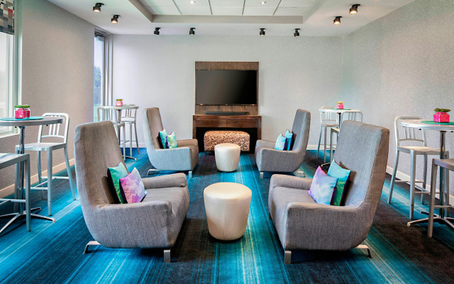 photo 2 of Aloft by Marriott Las Colinas