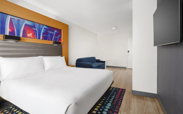 photo 5 of Aloft by Marriott Miami - Brickell