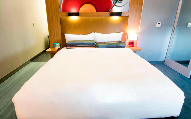 photo 3 of Aloft by Marriott Miami Doral