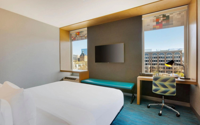 photo 4 of Aloft by Marriott Milwaukee Downtown