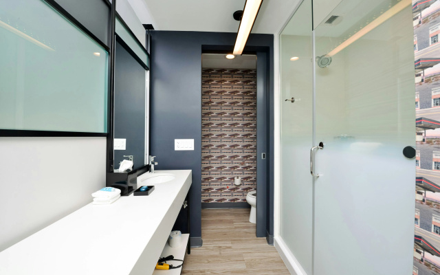 photo 5 of Aloft by Marriott North Kansas City