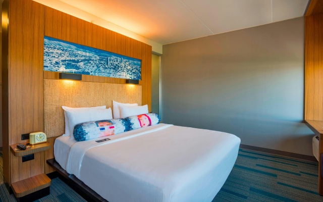 photo 5 of Aloft by Marriott Portland Airport at Cascade Station