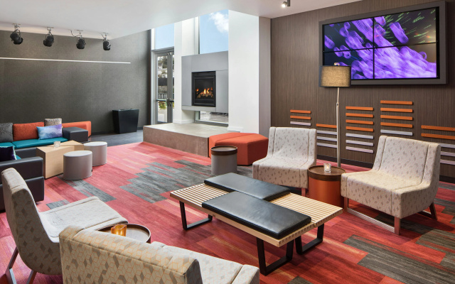 photo 4 of Aloft by Marriott Seattle Sea-Tac Airport
